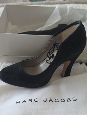 Marc Jacobs Black Suede Lace-Up Mid Heel Pump